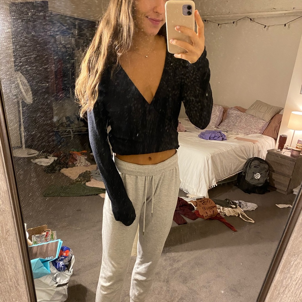 Abercrombie and Fitch tie front crop top